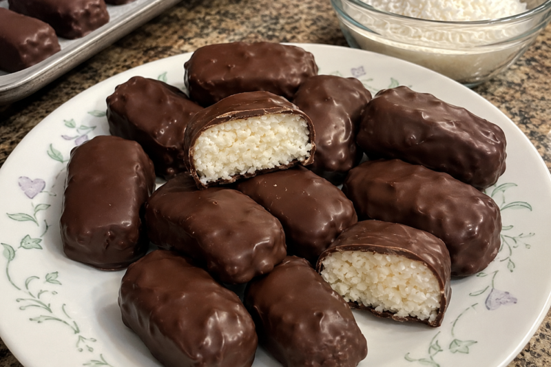 Homemade Low-Carb Coconut Chocolate Bites