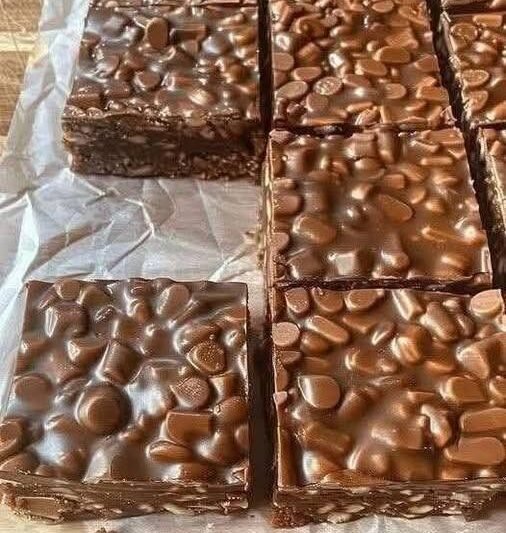 No-Bake Chocolate Peanut Butter Crunch Bars